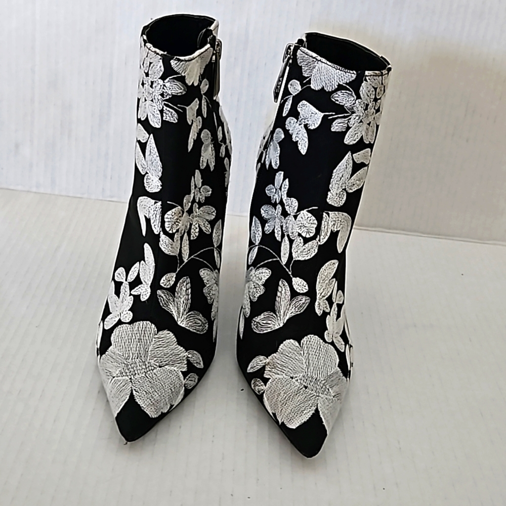 Zara Floral Embroidered Booties size 37 /US 6.5